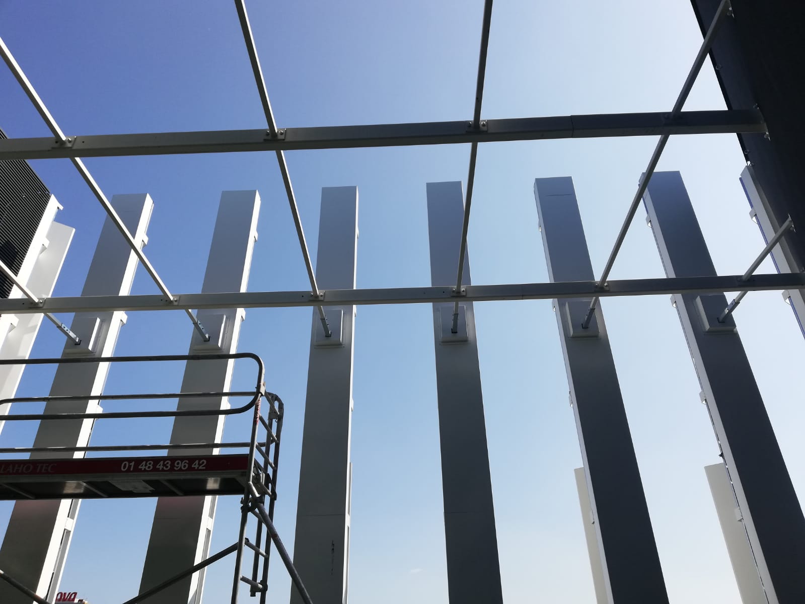 Ossature brise-soleil aluminium